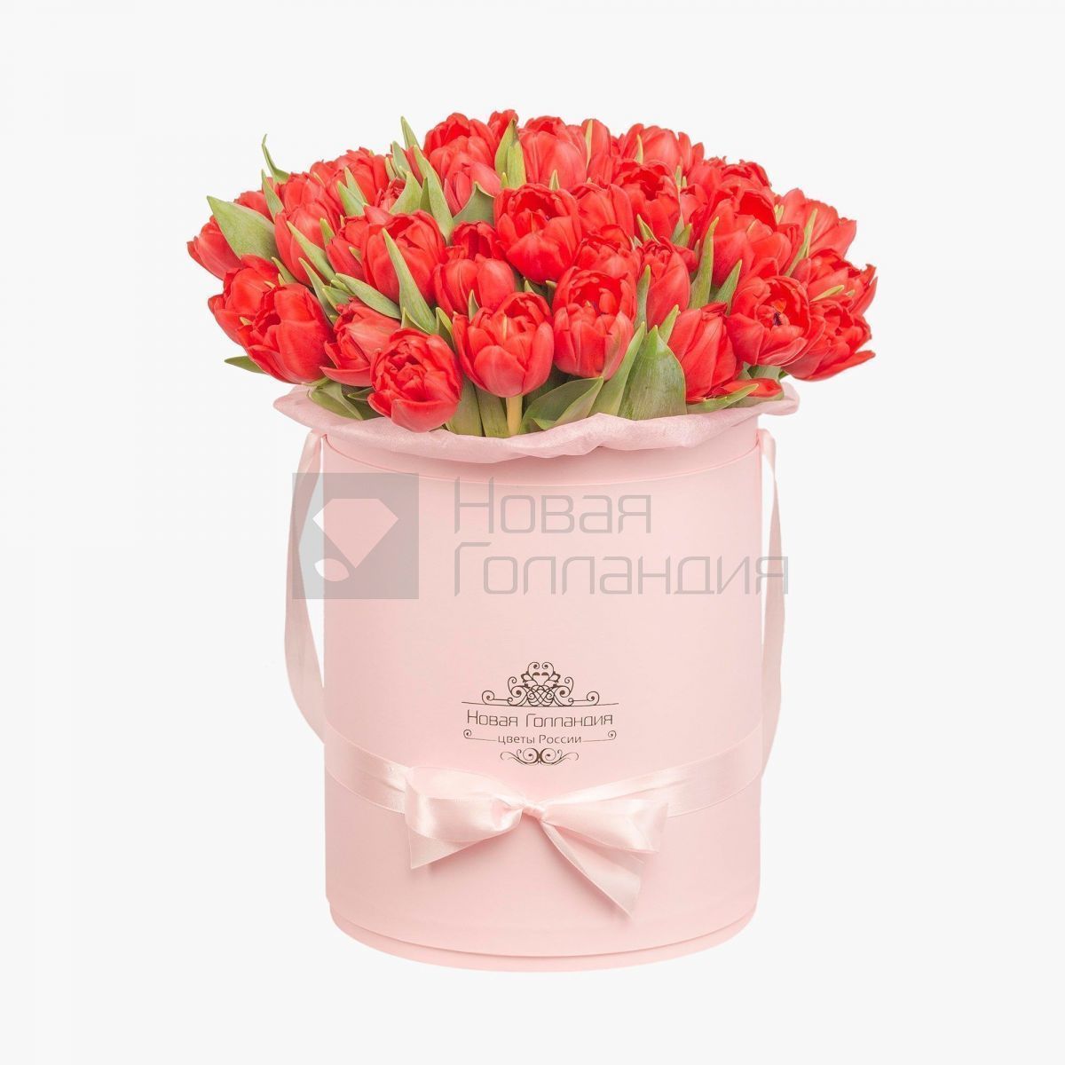 59 красных тюльпанов в большой розовой шляпной коробке №508
