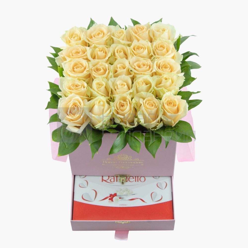 Коробка шкатулка Тиффани 25 кремовых роз Raffaello в подарок №759