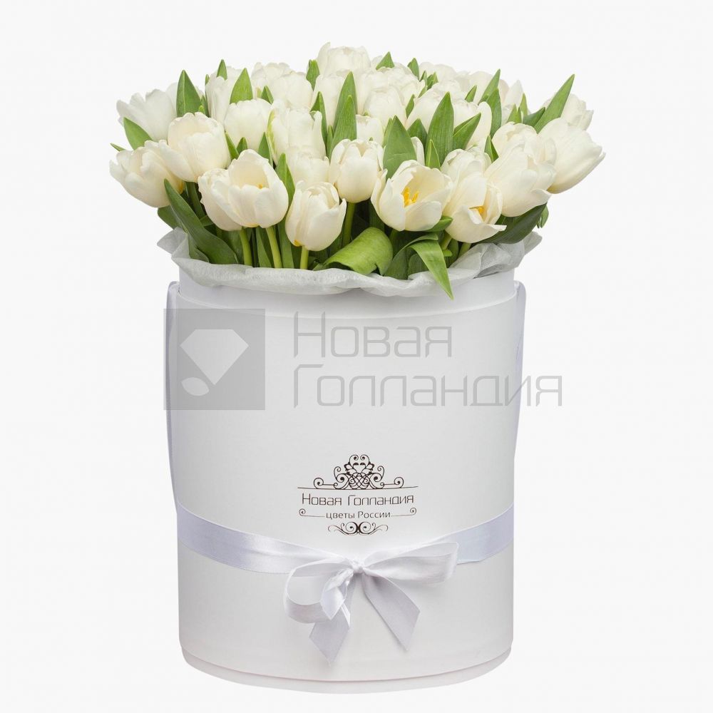 59 белых тюльпанов в большой белой шляпной коробке №509