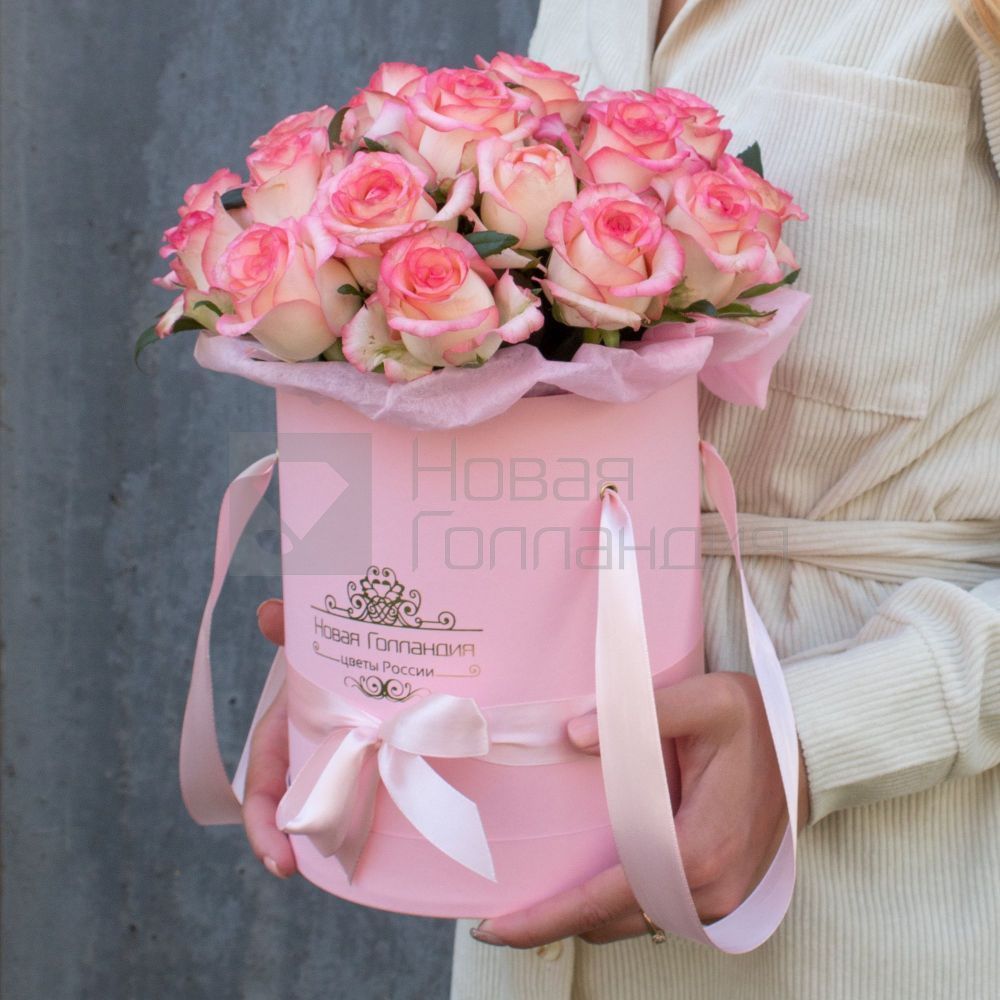 25 розовых роз Джумелия в розовой шляпной коробке №158
