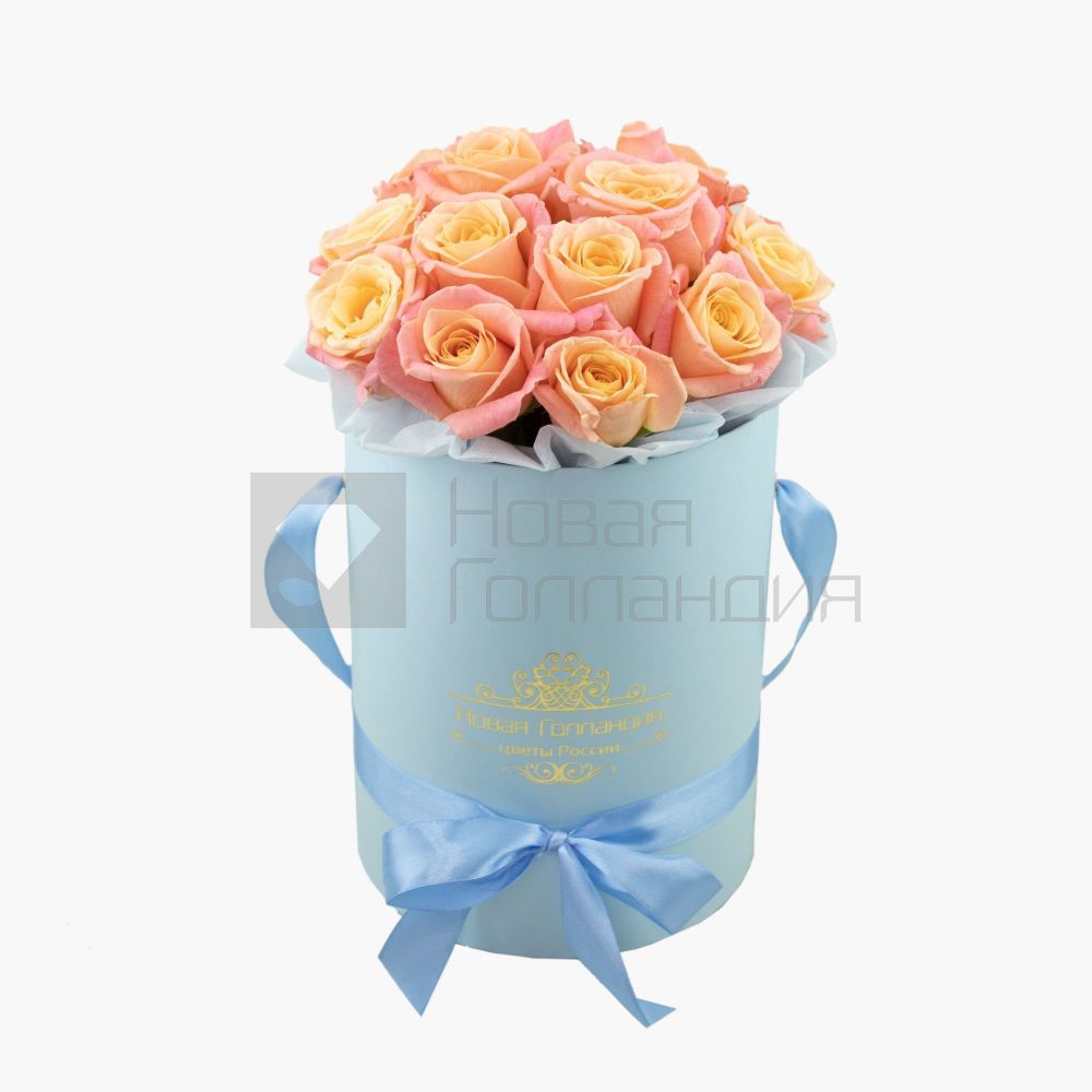15 персиково-розовых роз в маленькой голубой шляпной коробке	№573