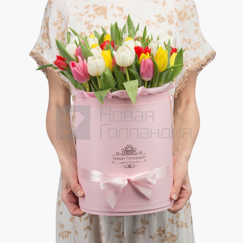 59 тюльпанов микс в большой розовой шляпной коробке №514