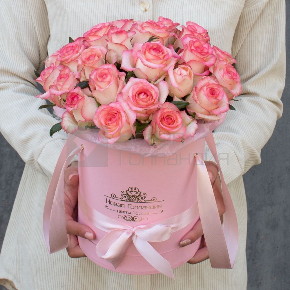 25 розовых роз в розовой шляпной коробке №158