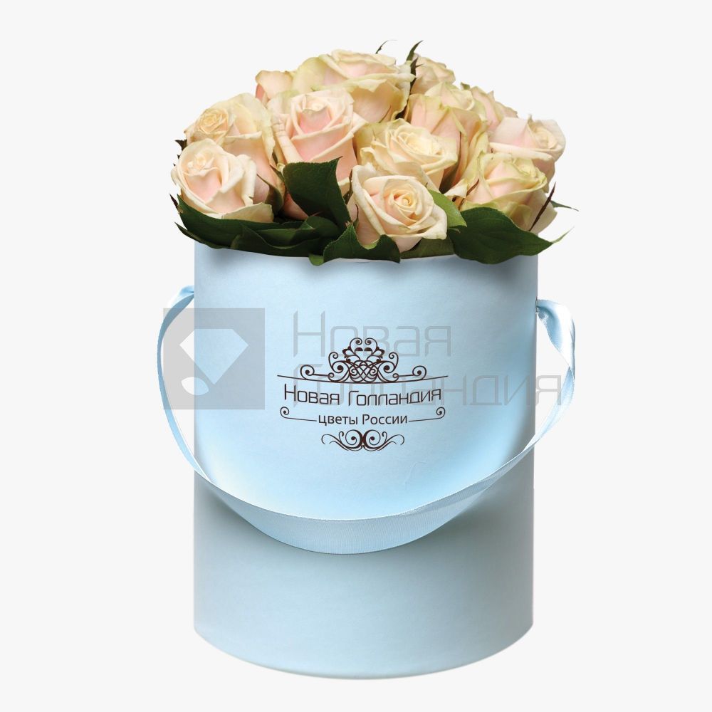 15 кремовых роз в маленькой голубой шляпной коробке №338