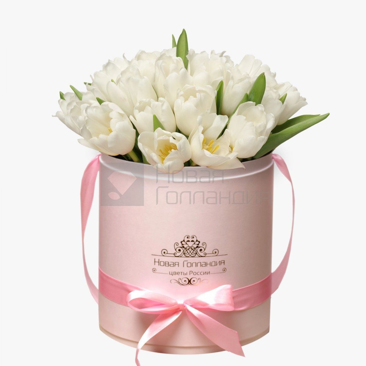 35 белых тюльпанов в розовой шляпной коробке №109