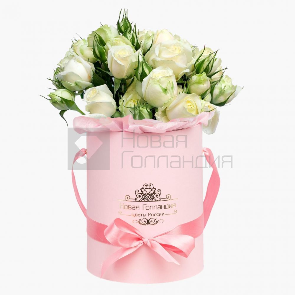 Белые пионовидные розы в маленькой розовой шляпной коробке №714